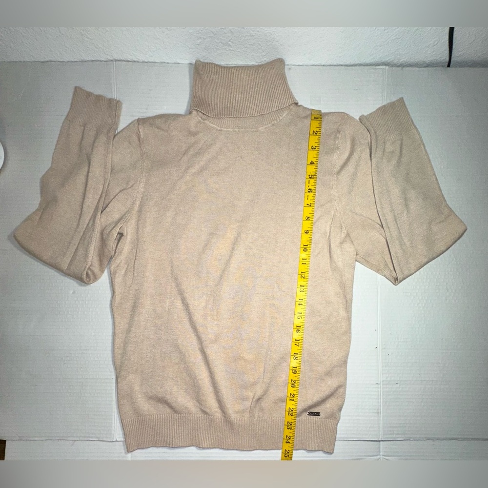 Calvin Klein Turtleneck Sweater Women’s Size Large Solid Beige Logo Classic Tan - Picture 4 of 11
